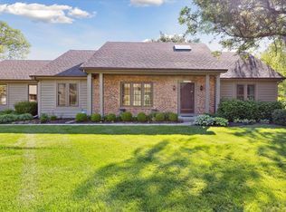 51192 Huntington Ln, Granger, IN 46530