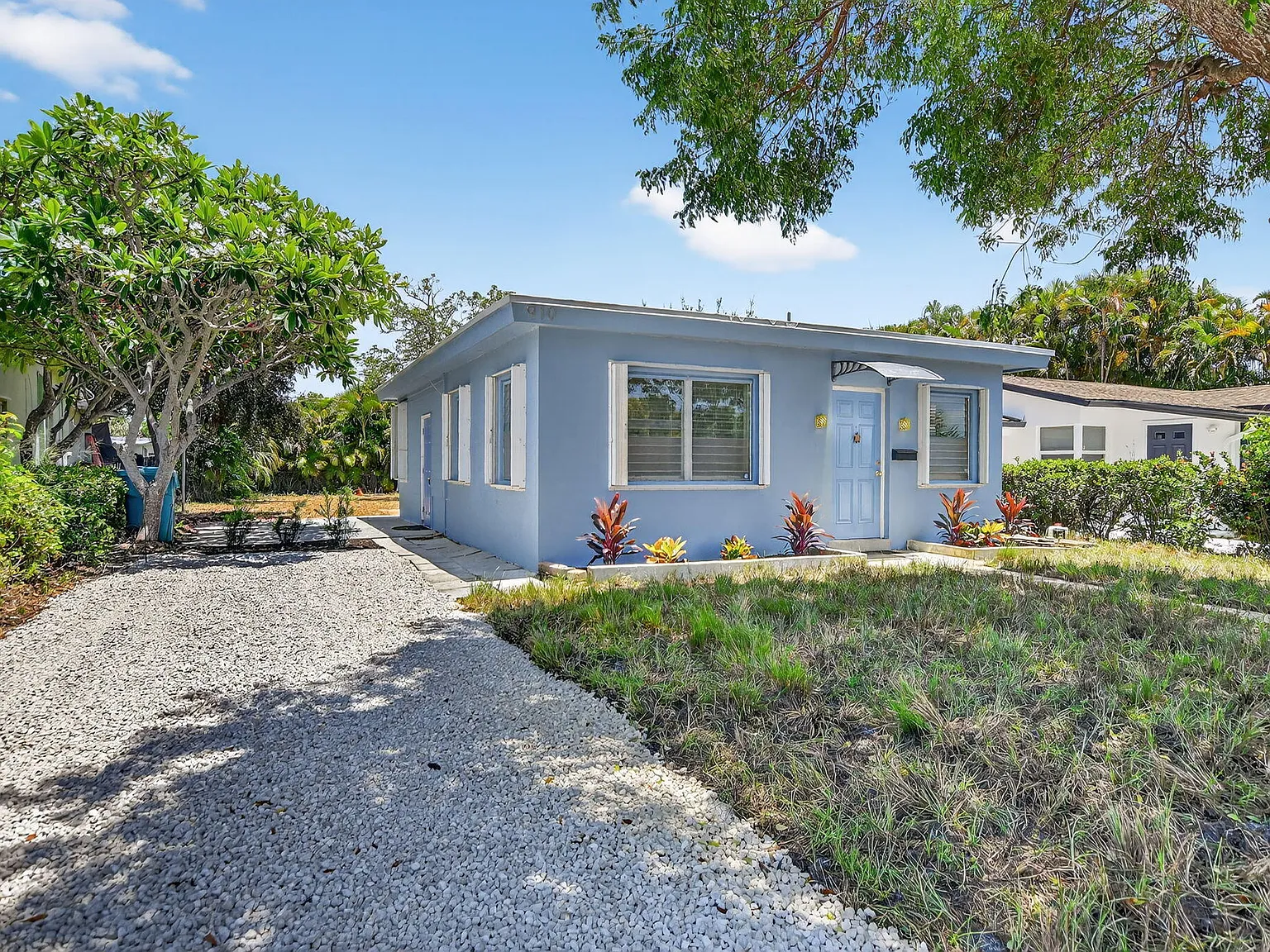 2 bed, 1.0 bath, 864 sqft, $2,400 — Photo 3