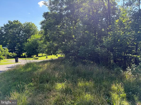 Sherrill Ln, Berkeley Springs, WV 25411