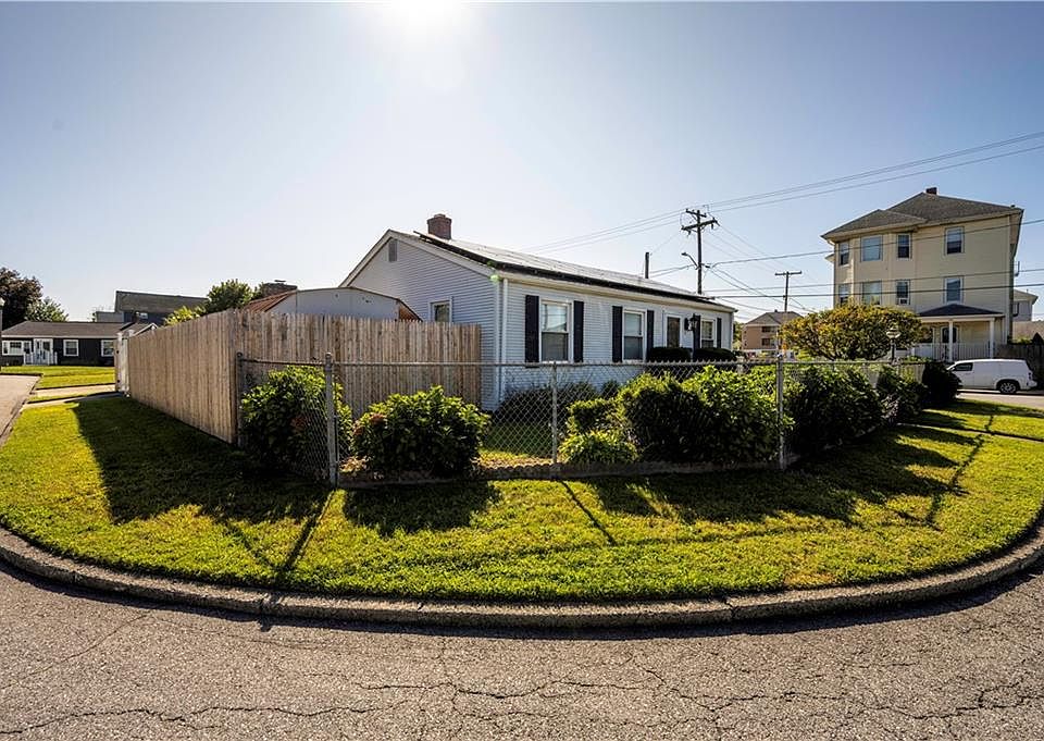 1st image of 3 Rose Dr