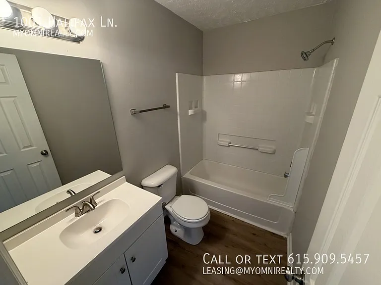 1001 Halifax Ln — Photo 2