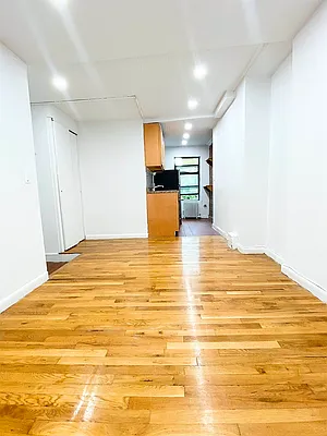 Rented by Bond New York | media 4