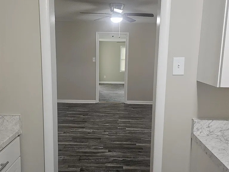 1725 Claire Ave — Photo 8