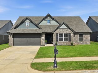 3706 S 13th Pl, Broken Arrow, OK 74011