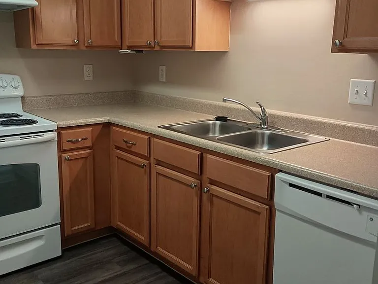 185 - COUNTRY VIEW APARTMENTS — Photo 30