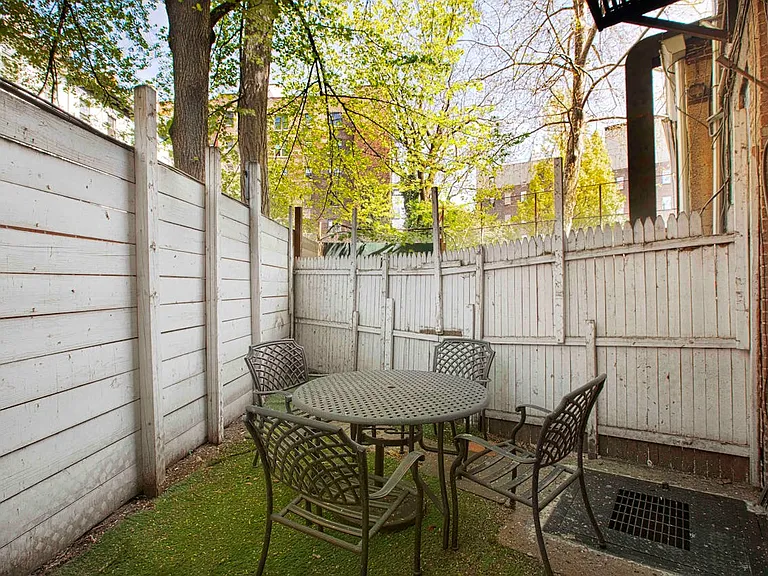 48 Greenwich Ave #1B — Photo 5