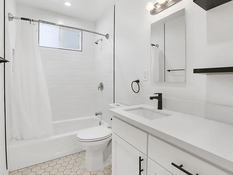 451 Normandie Pl #3 — Photo 11