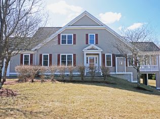 10 Margauxs Way, Norfolk, MA 02056