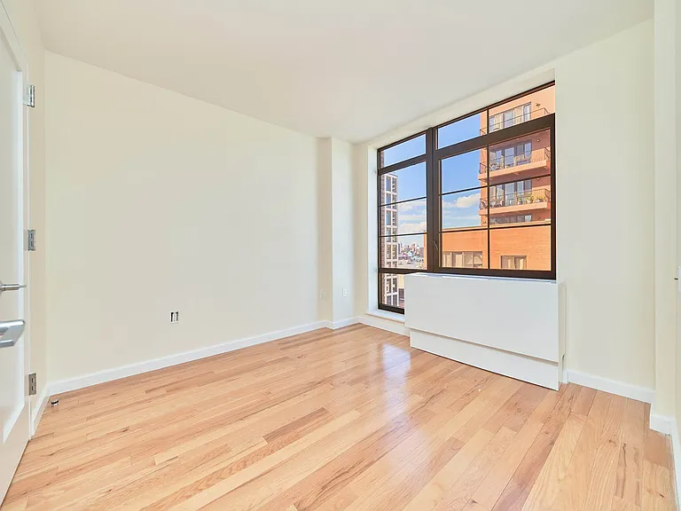 2211 3rd Ave #3B — Photo 6