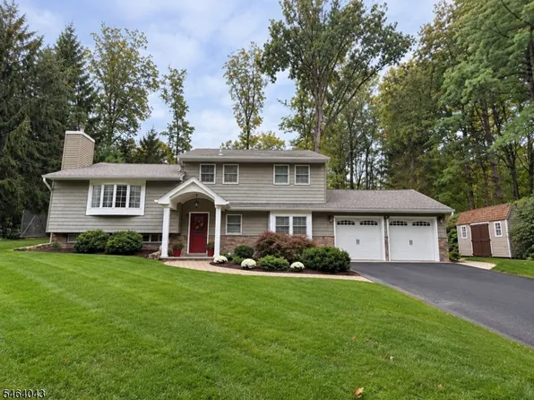 44 Northview Dr, Morris Plains Boro, NJ 07950