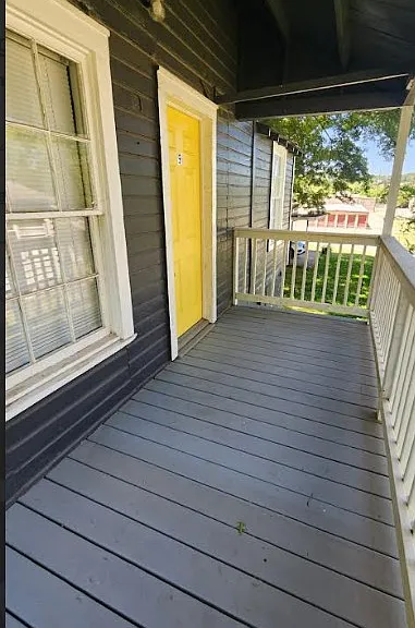 8 Hillside Ave — Photo 2