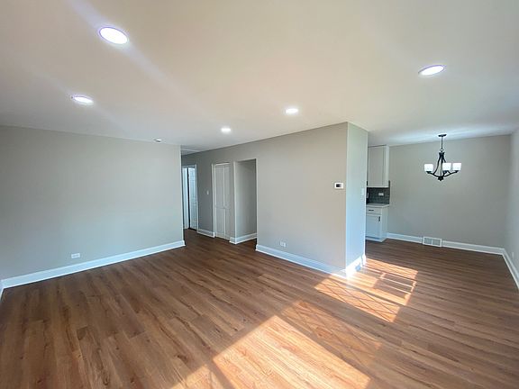 3rd image of 15238 Hastings Dr