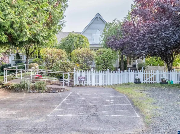 209 Templeton St, Brownsville, OR 97327