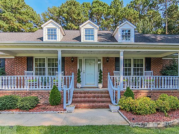 2nd image of 206 Walden Woods Dr