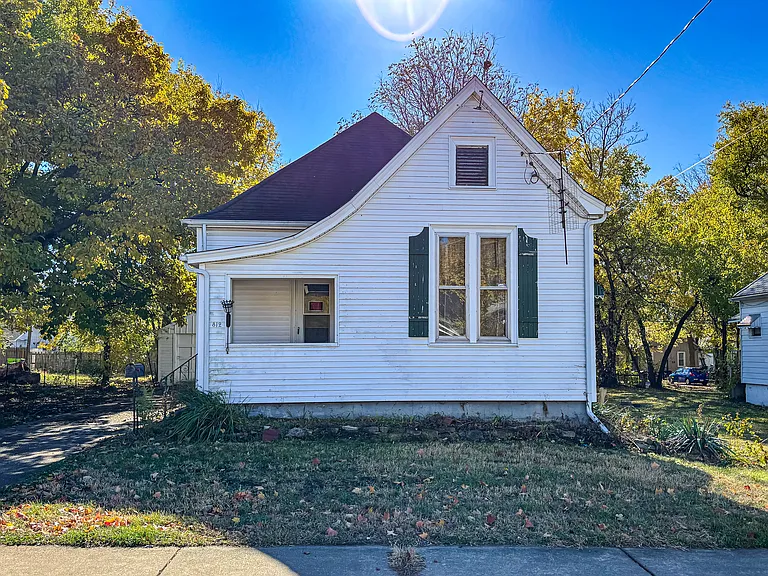 812 W Virginia Ave — Photo 2