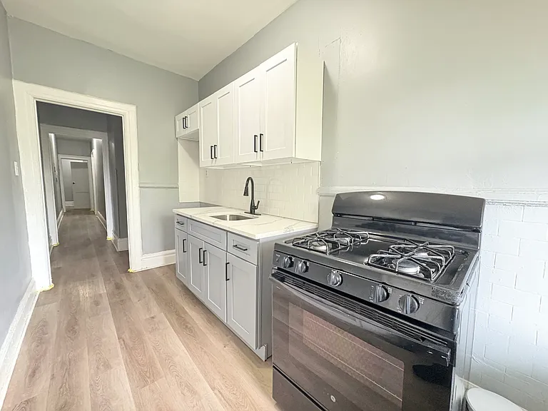 35 Shepard Ave #11 — Photo 1