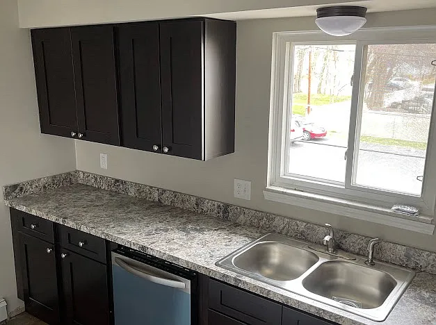 2 bed, $1,100 — Photo 3