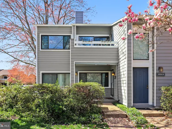 1958 Villaridge Dr Suite 1958A, Reston, VA 20191