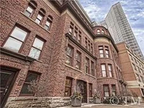 11 Saint Joseph St #307, Toronto, ON M4Y 3G4