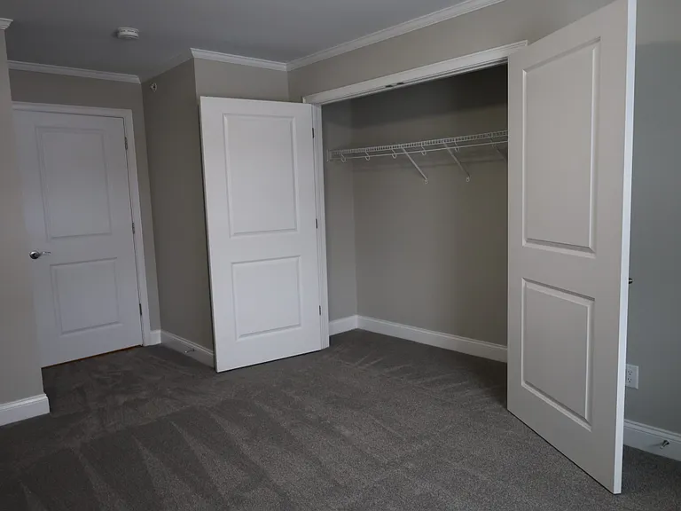 Stoneledge Terrace Apartments — Photo 3