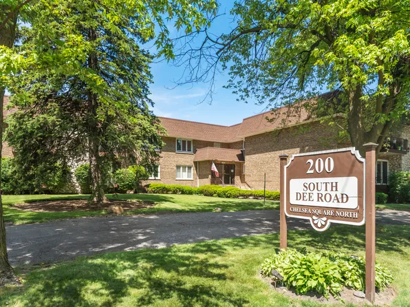 200 S Dee Rd APT 1D, Park Ridge, IL 60068