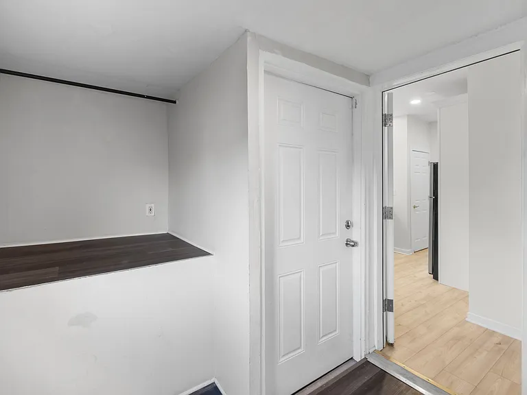 1749 W 19th St #2 — Photo 17
