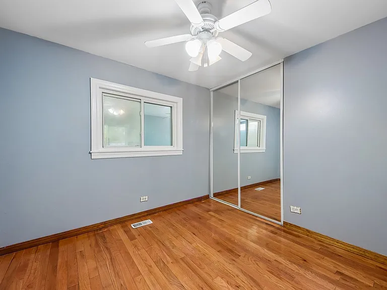 670 Lakeview Ln — Photo 24