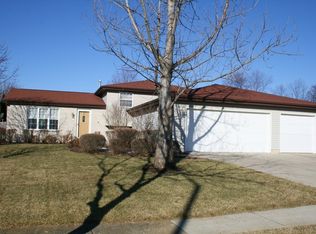 895 Arrowhead Dr, Elwood, IL 60421