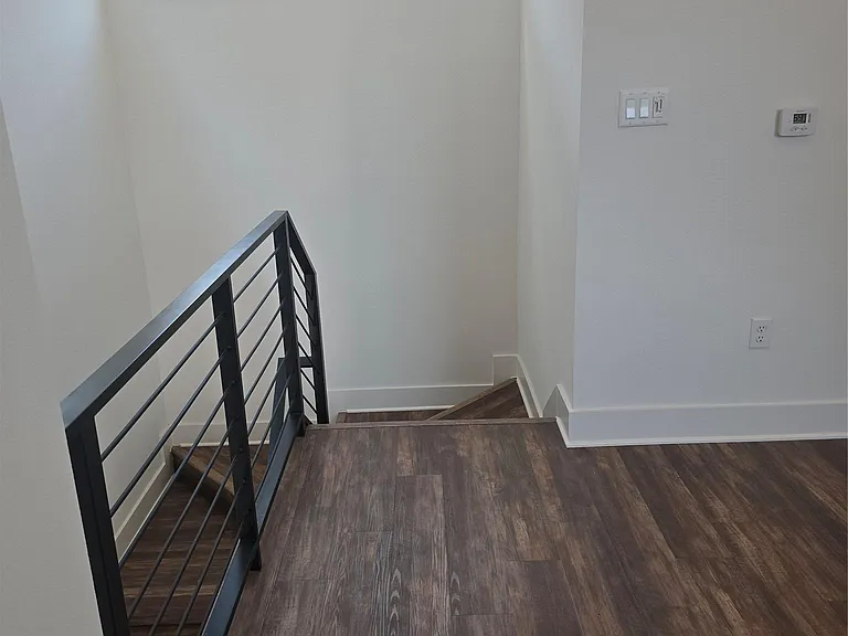 7601 Carver Ave #2 — Photo 12