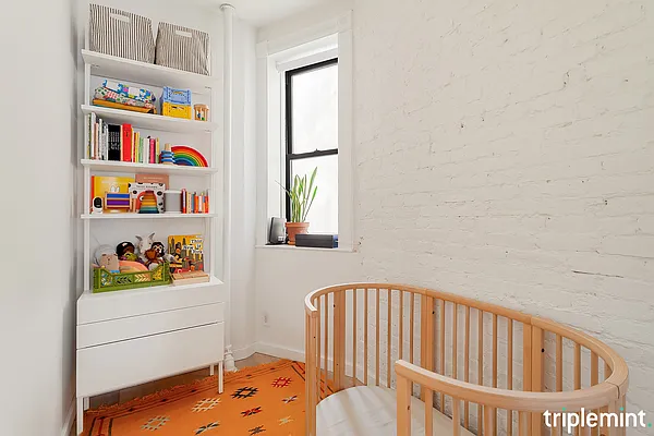 Sold by Triplemint | media 7