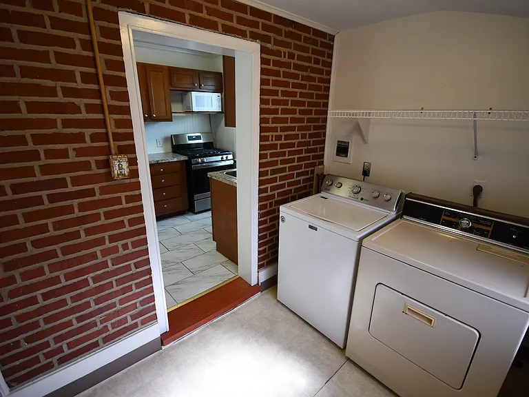 1604 W 11th St #2 — Photo 11