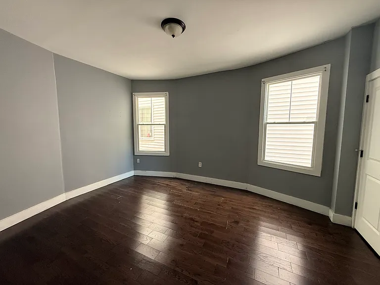 48 Vermont Ave #1 — Photo 2