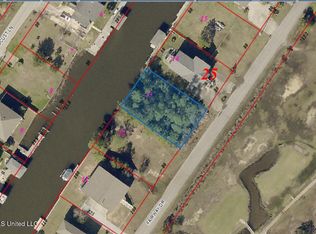 13 Fairway Dr, Pass Christian, MS 39571