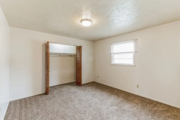 Bellevue Gardens Apartments — Photo 26