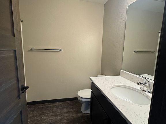4th image of 258 Cole Dr #2B