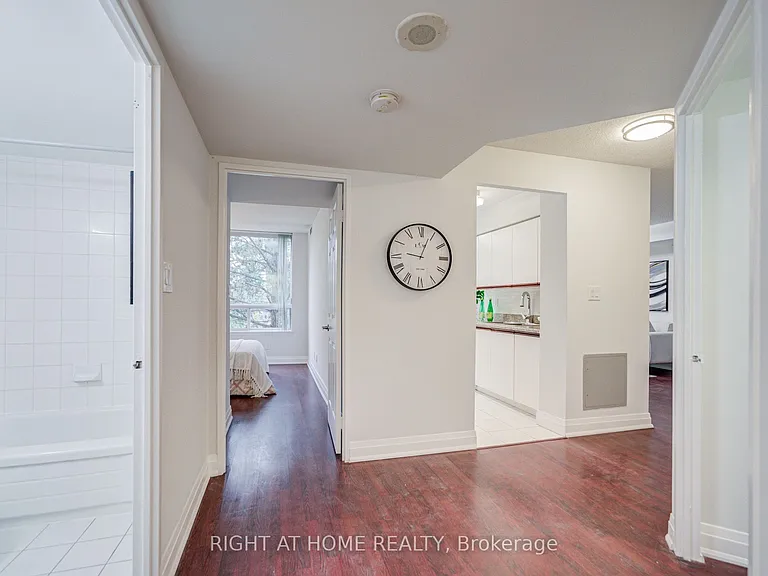 35 Empress Ave #207 — Photo 6