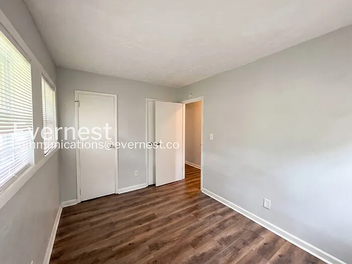 4435 Lincolndale Dr — Photo 16