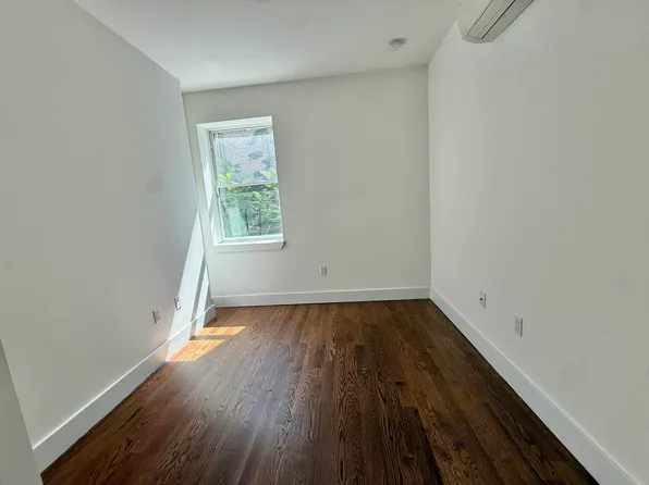 2514 Cortelyou Road image 9 of 14