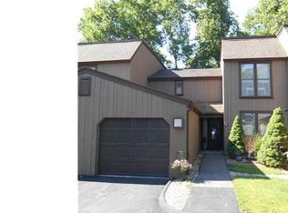 12 Maple Ln, Avon, CT 06001