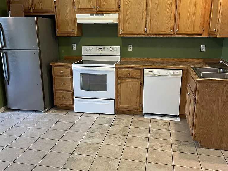 707 Elliott Ln — Photo 6