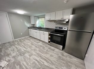 Washington Place, Bristol, CT 06010