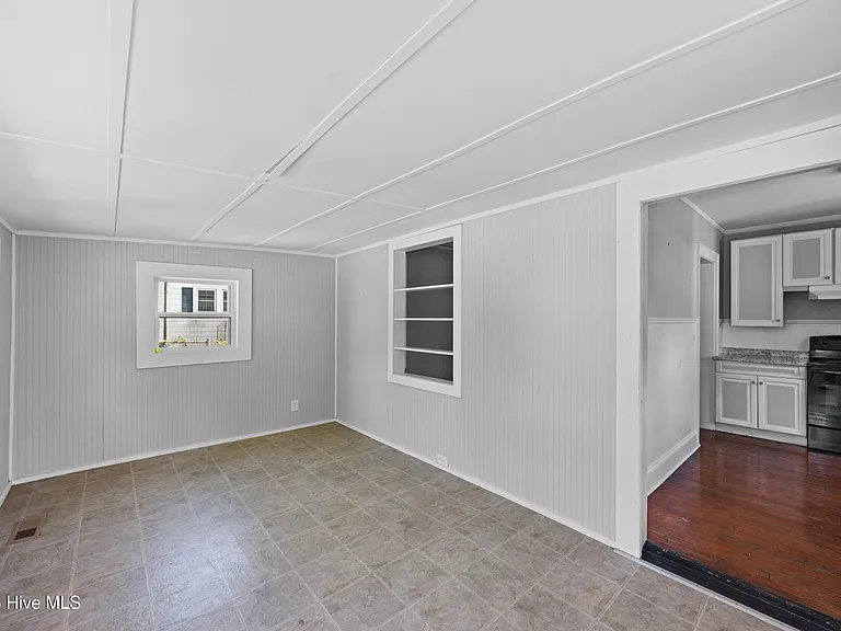 2137 Jackson St — Photo 17