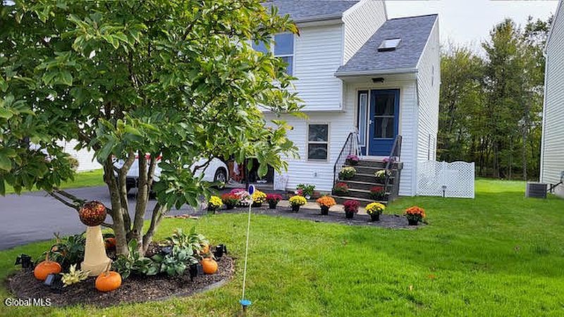 4th image of 1104 Regal Court