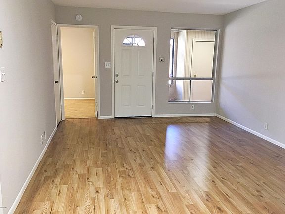 4th image of 9029 W Elm St Unit 3