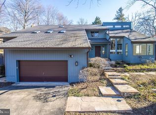 7107 Roxann Rd, Alexandria, VA 22315