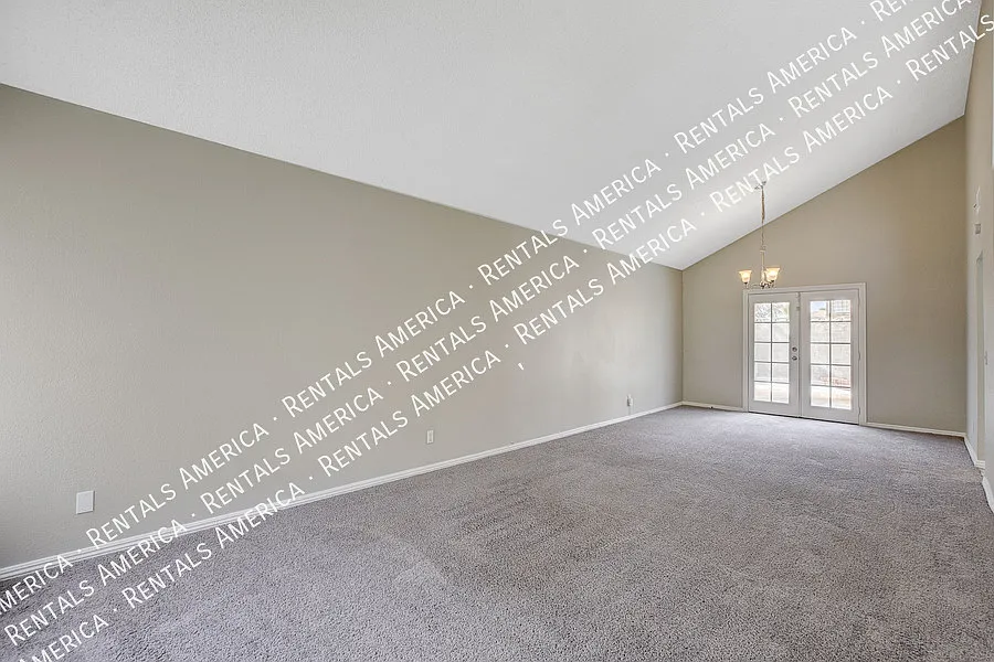 Beautiful Pool Home In Green Valley!! — Photo 4