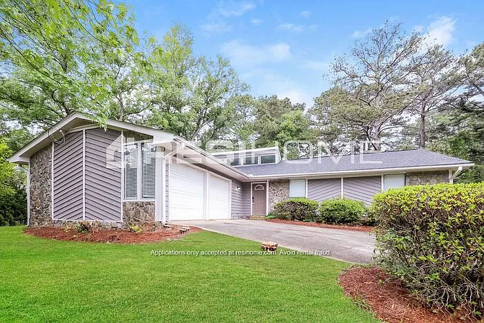 1546 Thornwood Ct