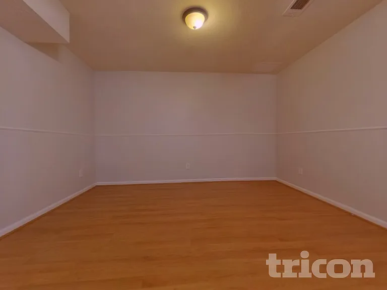 3020 Lake Park Ct — Photo 17
