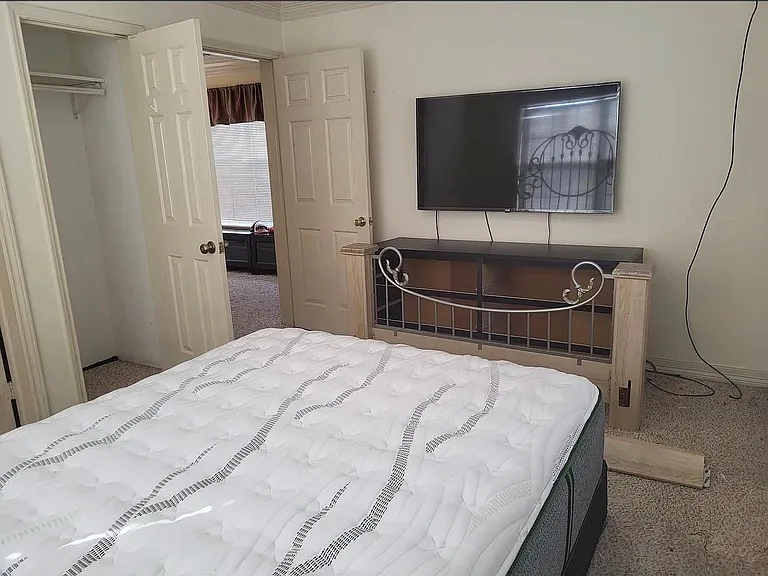 924 Kelley St — Photo 8