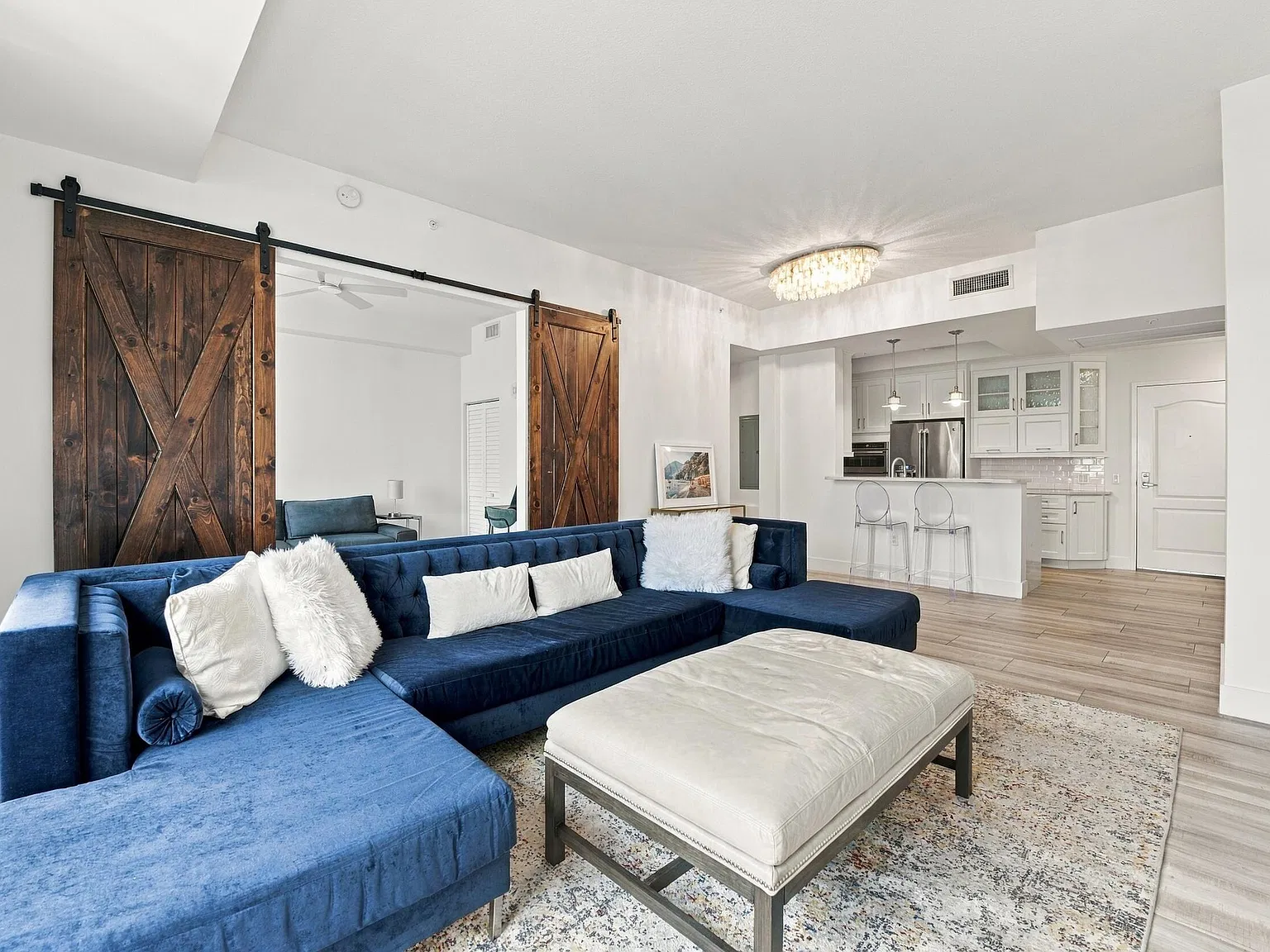 3 bed, 2.5 bath, 1575 sqft, $7,500 — Photo 4